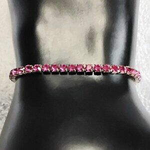 3/$20 6 1/2" Beautiful Pink Stretchy Tennis Bracelet Quality Costume Jewelry!!